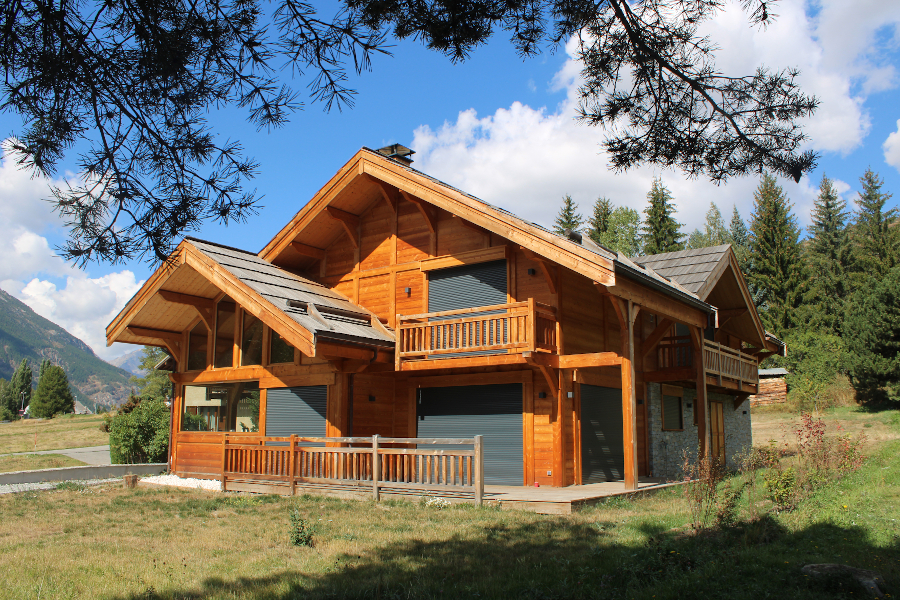 Photo d'un chalet à Serre-Chevalier dessiné par l'architecte Fabien Ollagnier