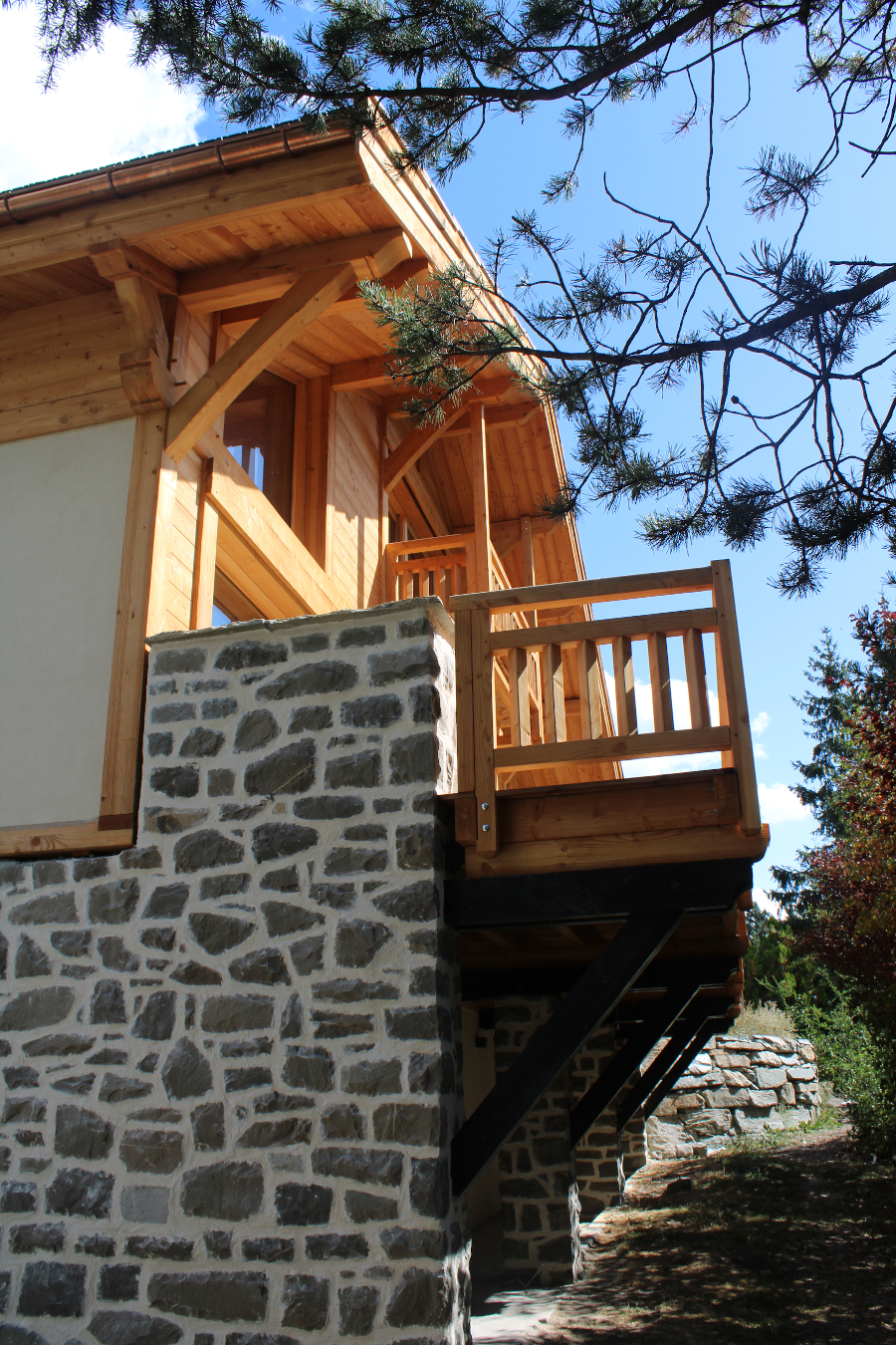 Photo d'un chalet à Serres-Chevalier dont la rénovation a été réalisée par Fabien Ollagnier architecte