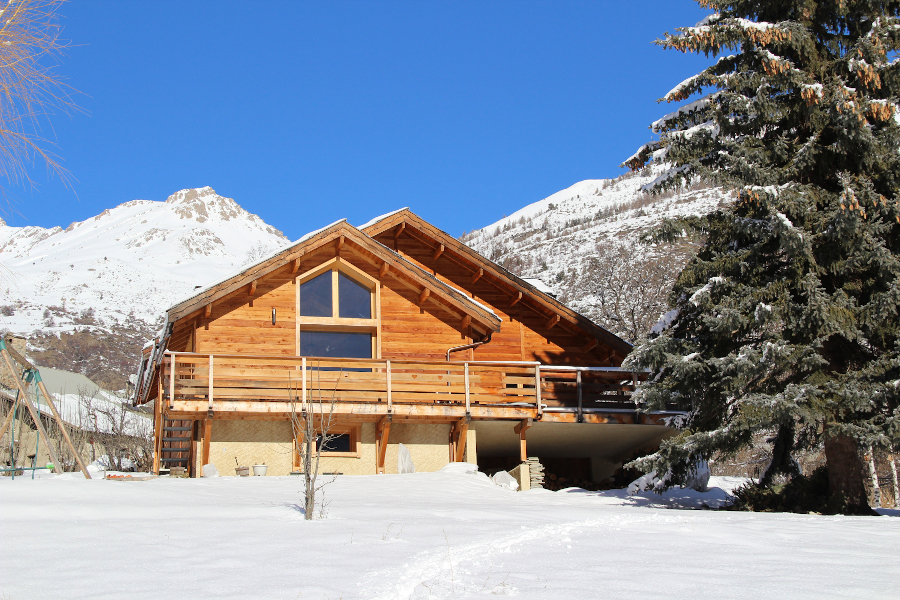 Photo d'un chalet à Serres-Chevalier dont la rénovation a été menée par Fabien Ollagnier architecte